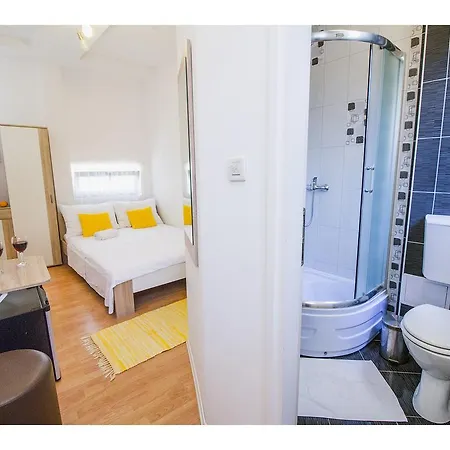 Apartment Old Square *