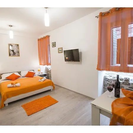 Apartment Old Square *