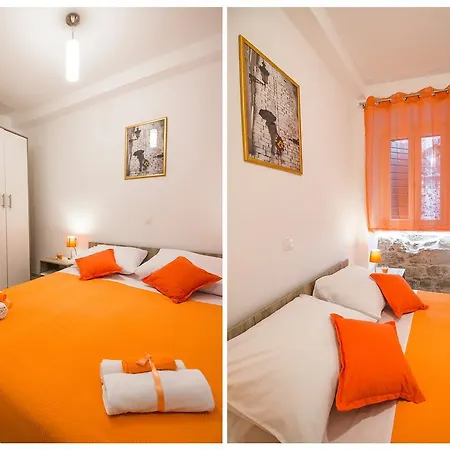 Apartment Old Square Split