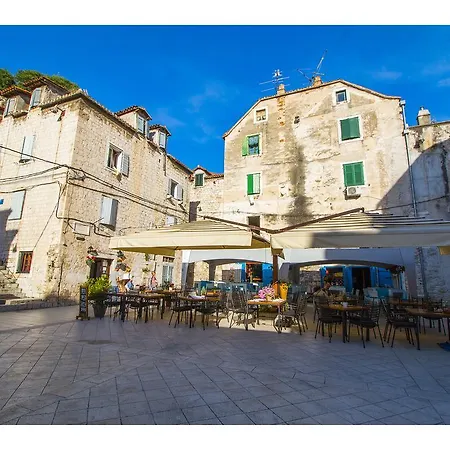 Old Square Apartment Split