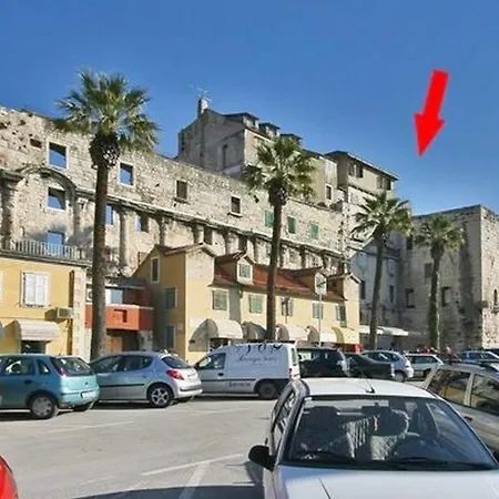 Old Square Apartment