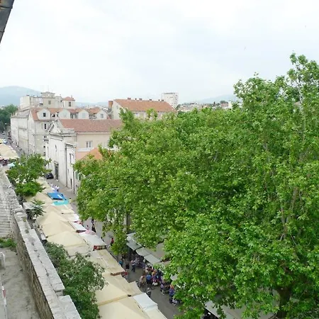 Old Square * Split